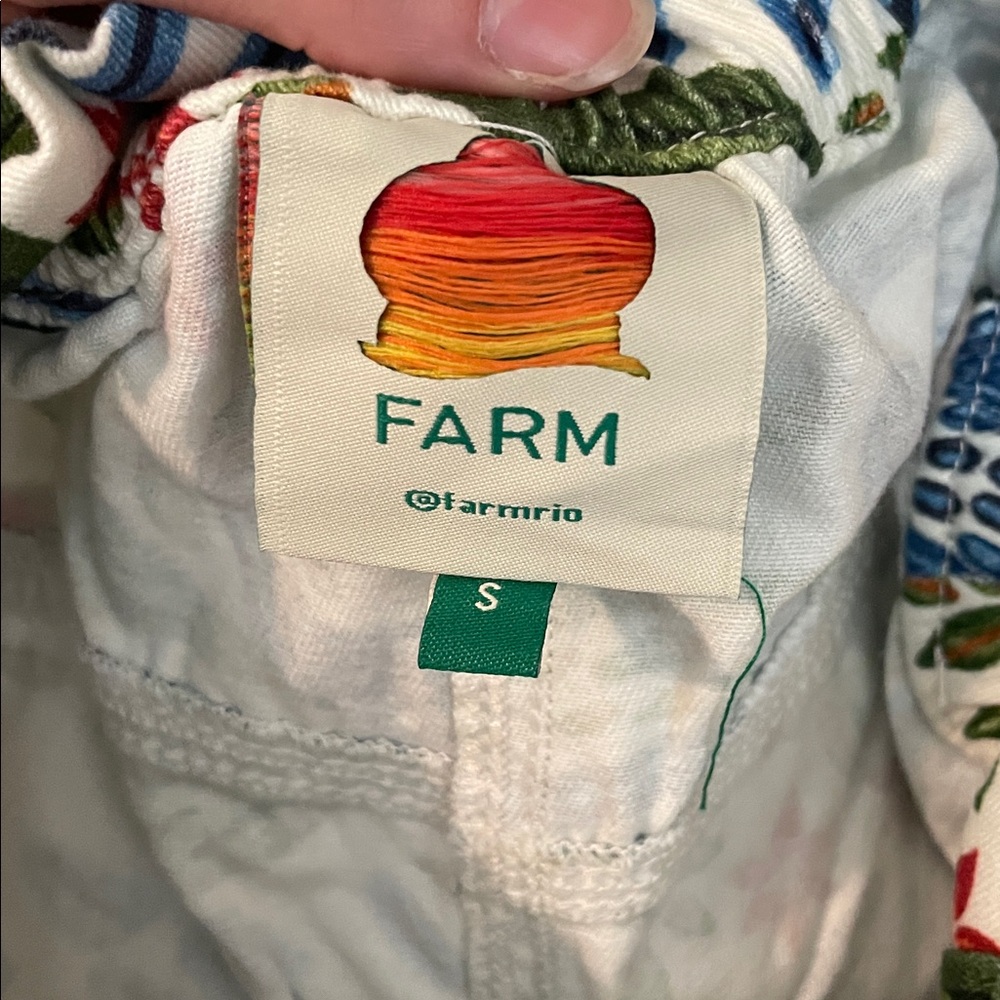 FARM Rio Shorts - Picture 3 of 3